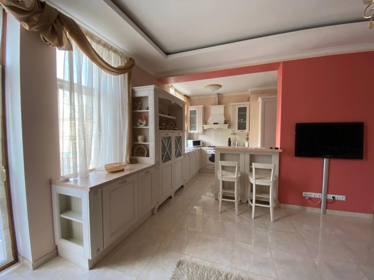 Grand Apartment Lviv Kültér fotó