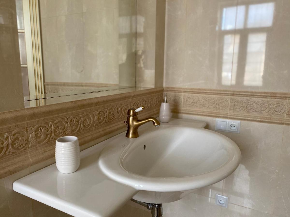Grand Apartment Lviv Kültér fotó